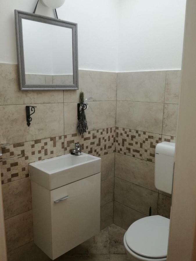 Kuca Za Odmor Pende Villa Banjol Kültér fotó