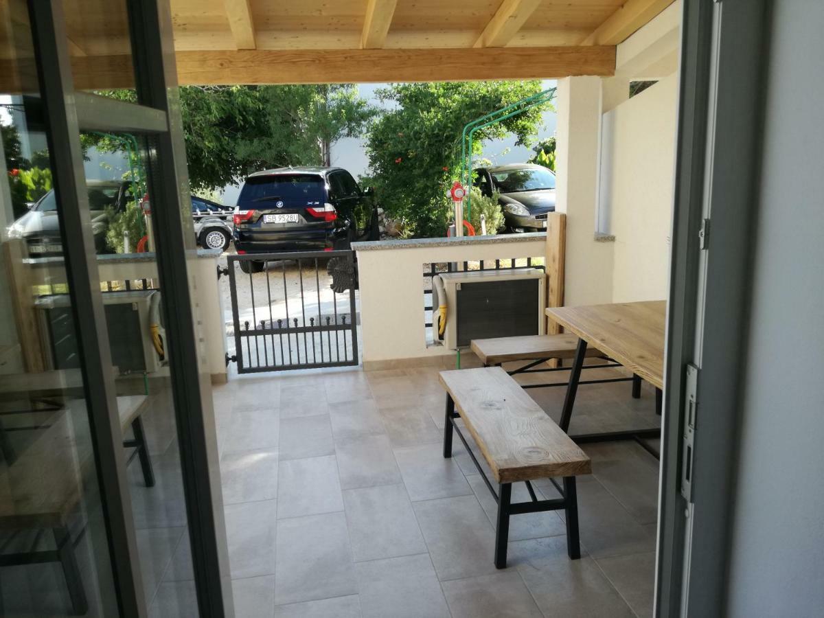Kuca Za Odmor Pende Villa Banjol Kültér fotó